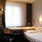 Plaza Am Kurfuerstendamm Otel Berlin
