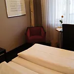 Plaza Am Kurfuerstendamm Otel