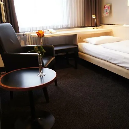 Hotel Plaza Am Kurfuerstendamm 3*