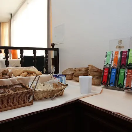 Plaza Am Kurfuerstendamm 3* Berlín