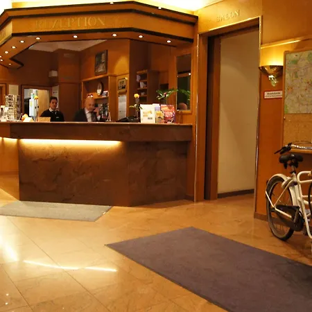 Plaza Am Kurfuerstendamm Hotel 3*