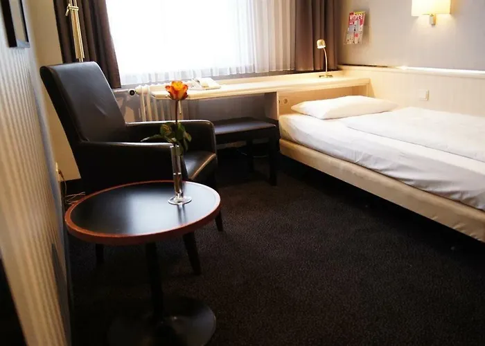 Otel Plaza Am Kurfuerstendamm 3*