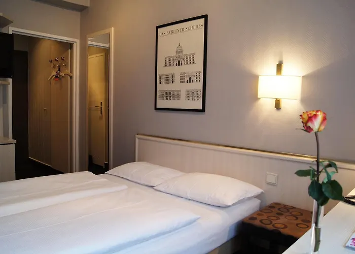 Plaza Am Kurfuerstendamm 3* Берлин