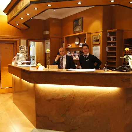 Plaza Am Kurfuerstendamm Szálloda 3*